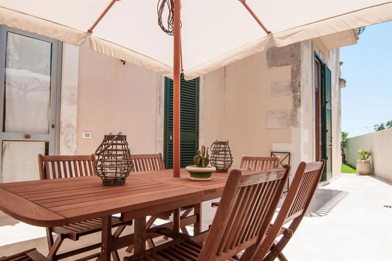 Bed and Breakfast Intalloi à Noto
